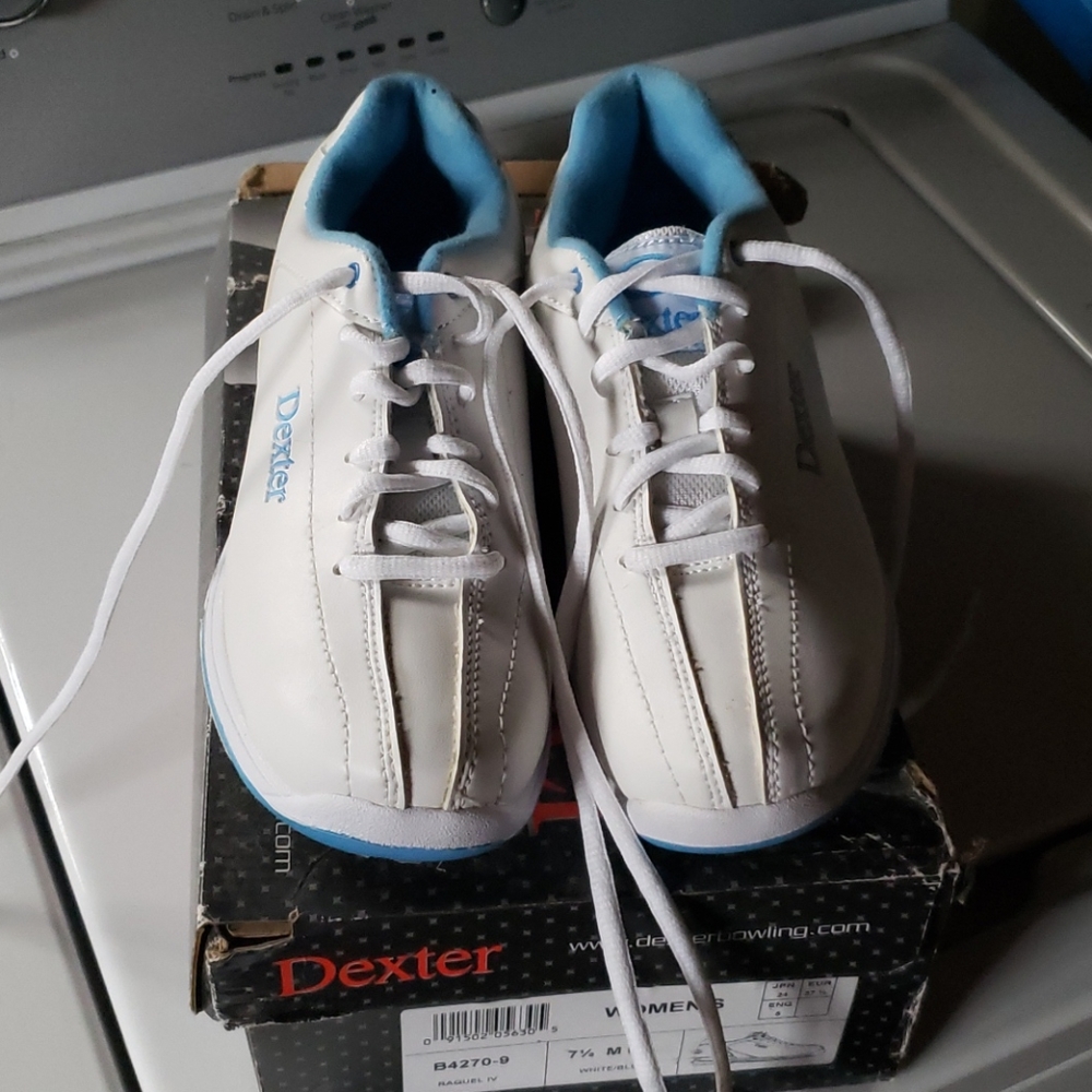 Women bowling shoes